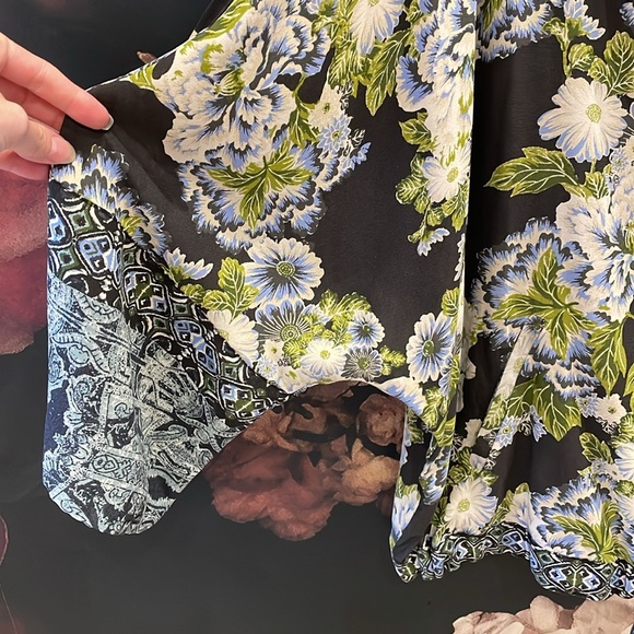 Free People zip style cardigan. Size M/L. - Picture 2 of 3